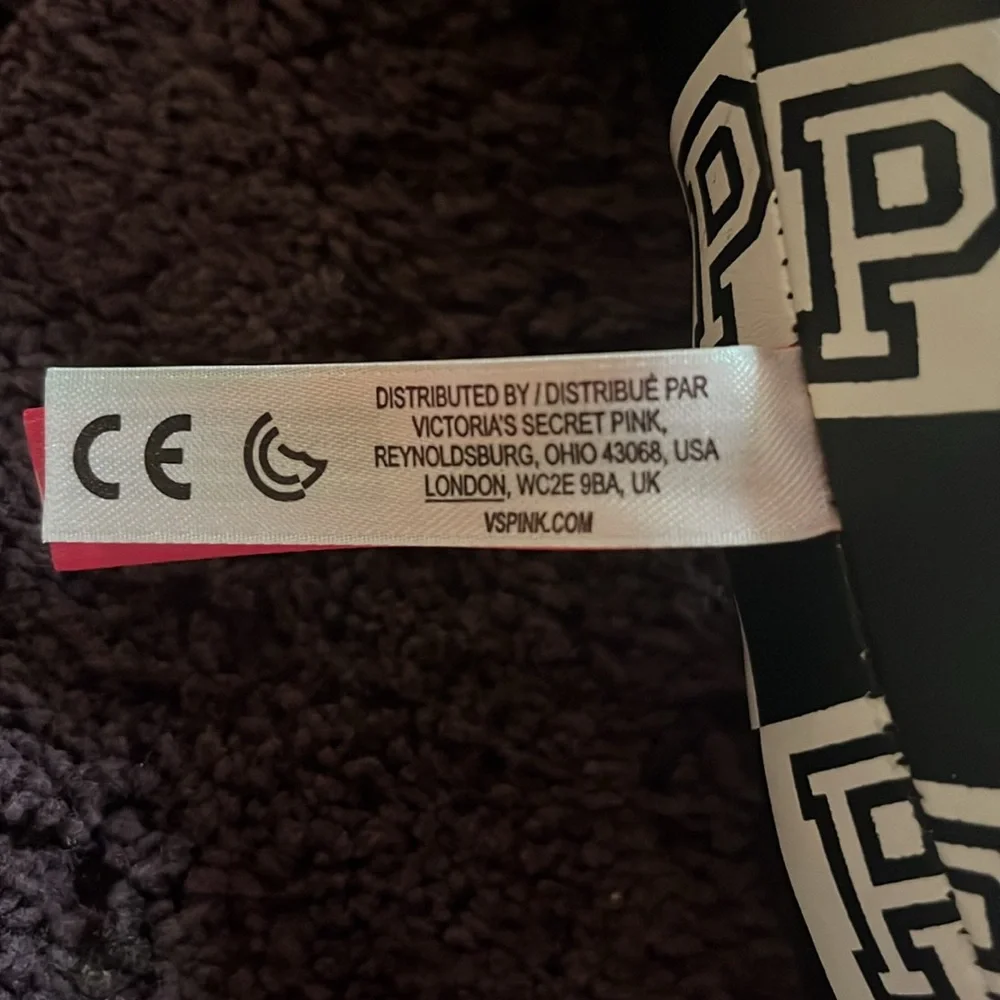 Victoria's 2018  Secret Pink Fashion Show Dog, checkered , "P" extra large - Picture 11 of 11